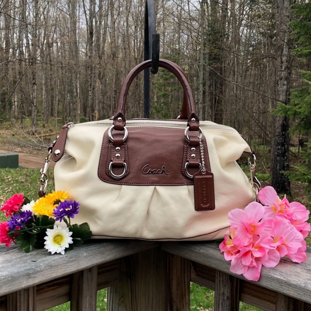 COACH LEATHER Handbag /Shoulder Tote. NEW!! WOW! - Picture 1 of 8